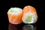 Maki salmon roll avocat